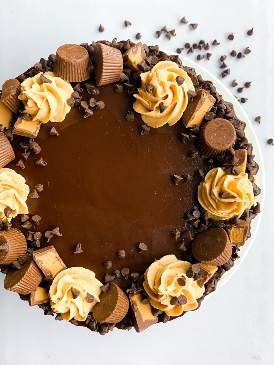 Chocolate Peanut Butter Cup Layered&nbsp;Cake