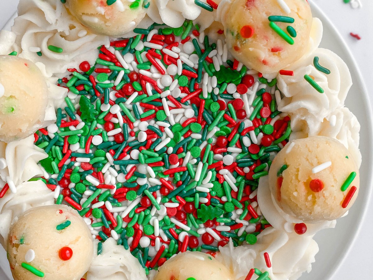 Holiday Sugar Cookie Dough Layered Cake with Vanilla&nbsp;Buttercream